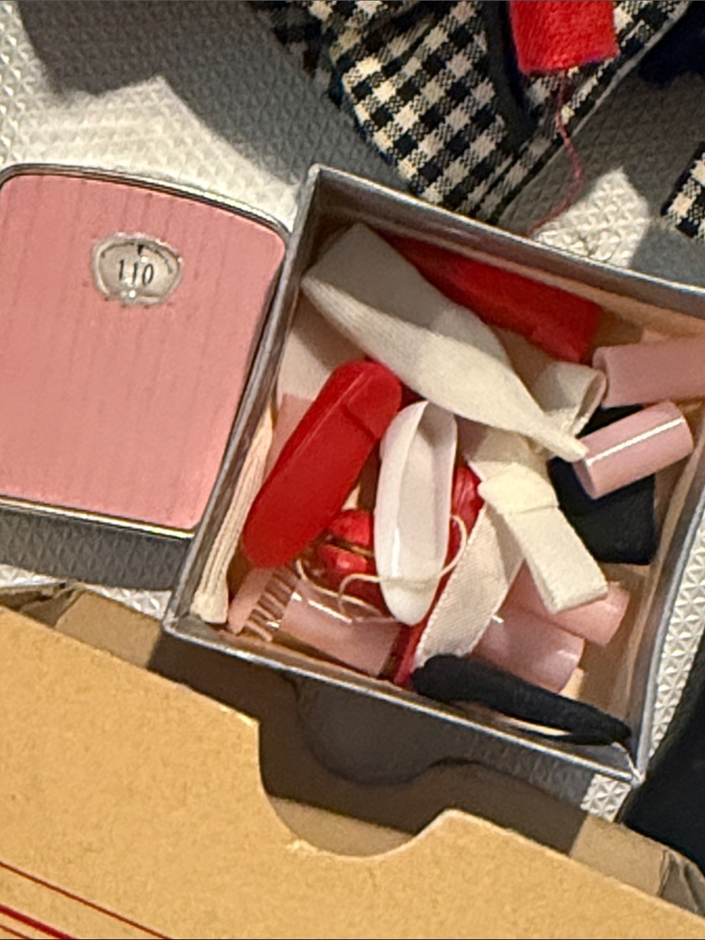 Vintage Skipper Barbie Doll with Carrying case and clothing. - Picture 5 of 8